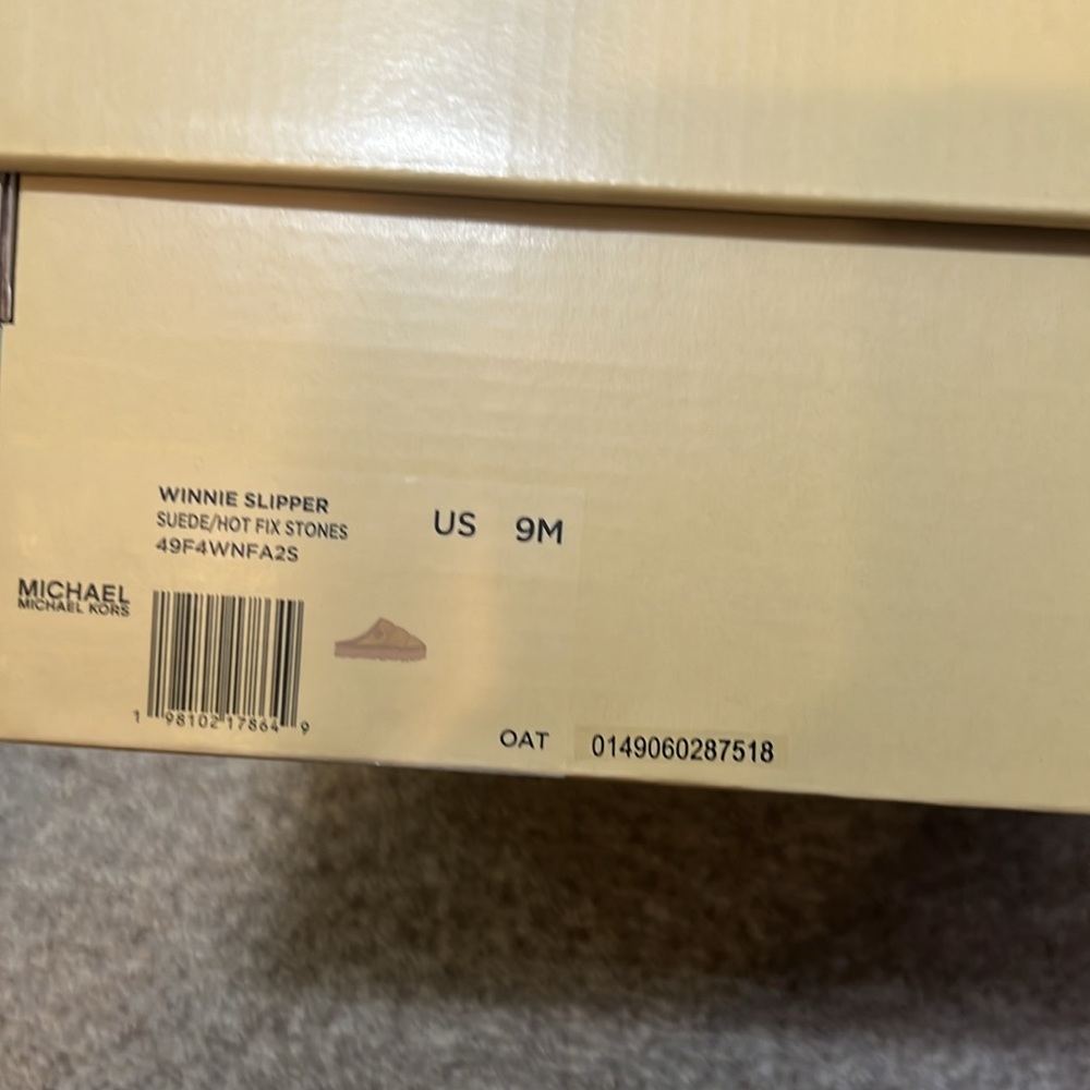 BNIB Michael Kors Women’s Winnie Slippers - Picture 11 of 11
